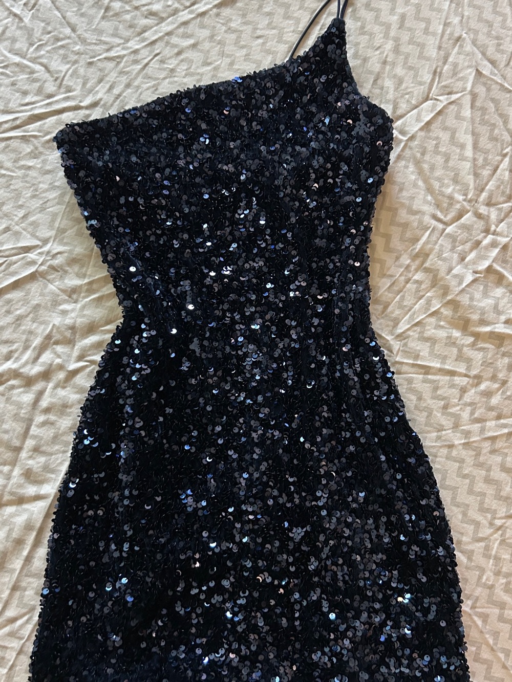 HOMECOMING Windsor One-Shoulder Sequin Evening Dress